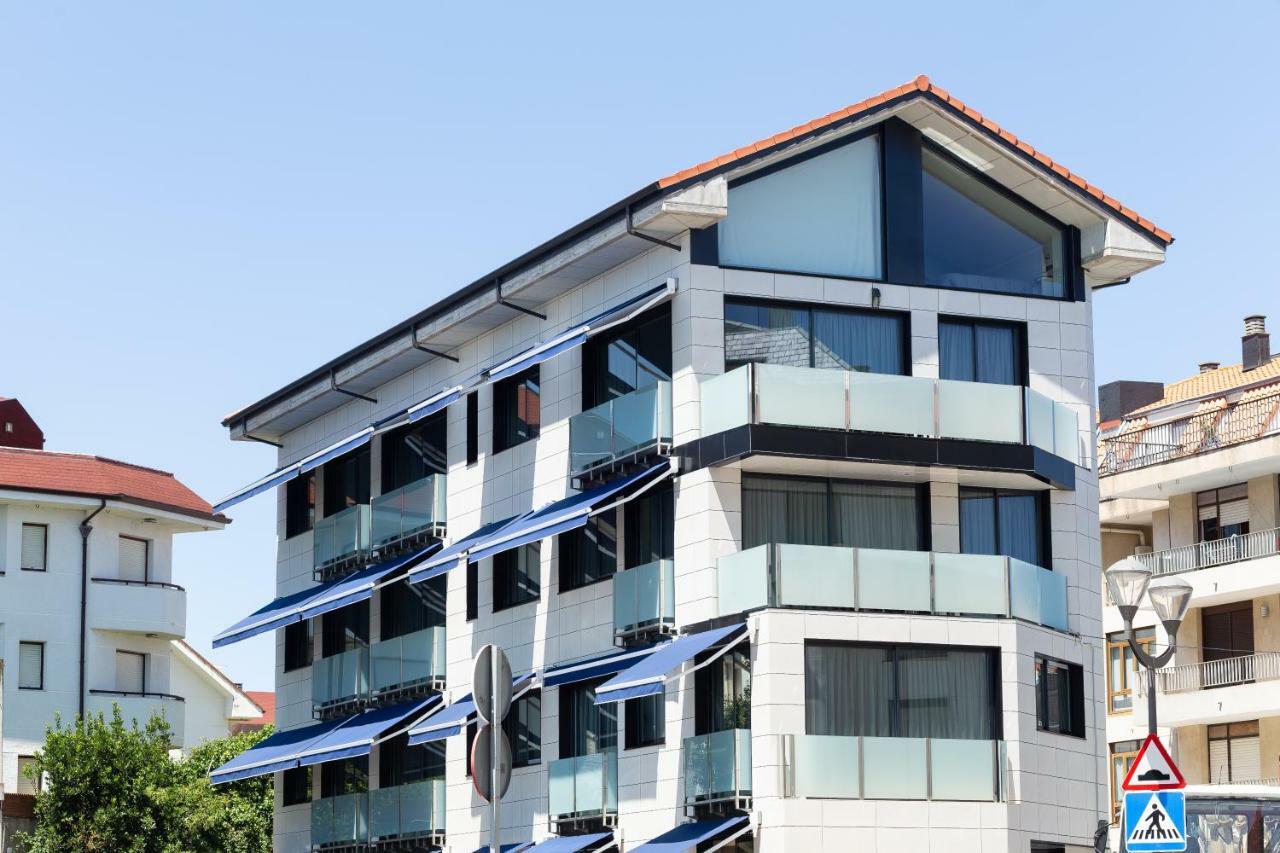 Apartamentos Playa De Los Barcos Isla Exterior foto