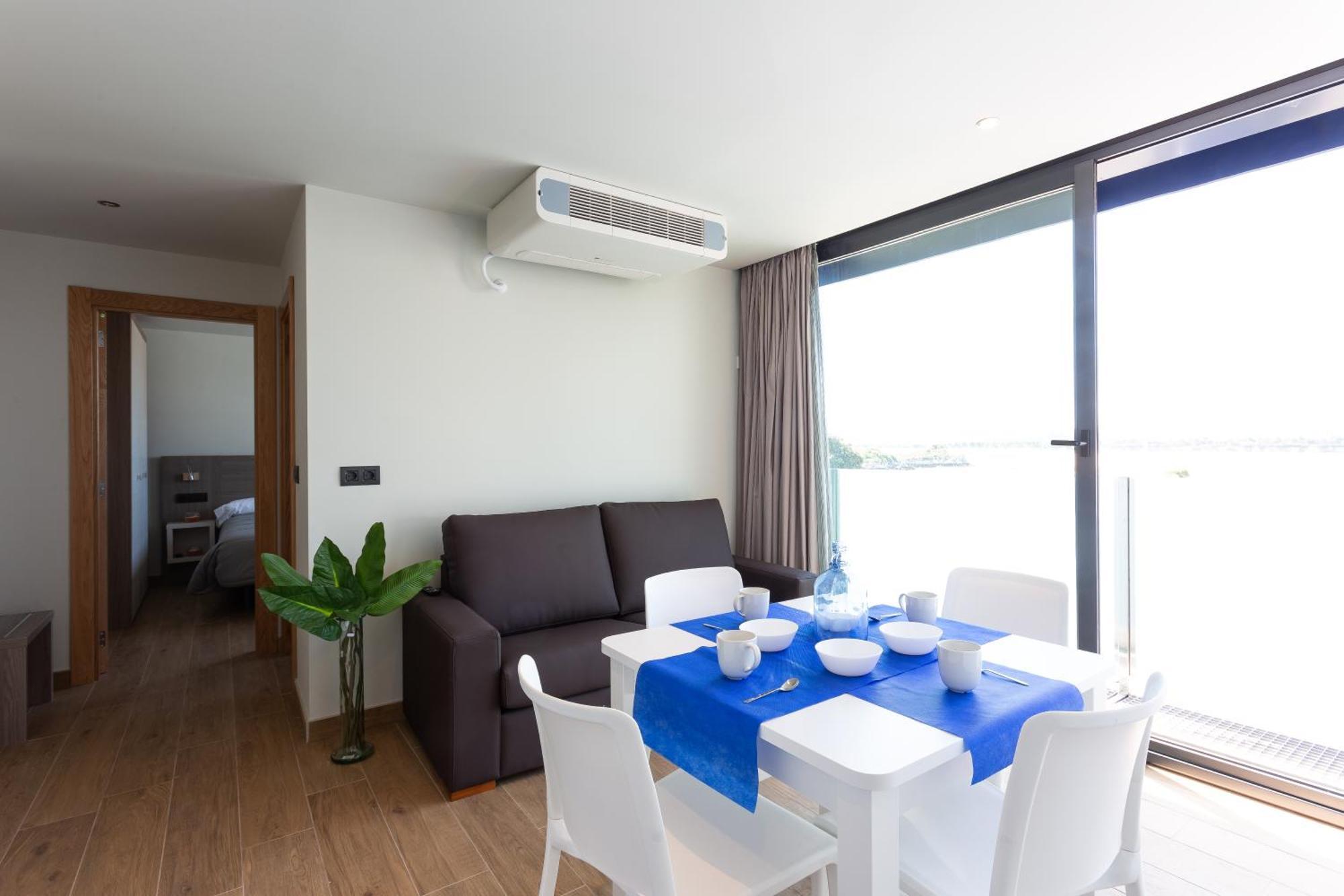 Apartamentos Playa De Los Barcos Isla Exterior foto